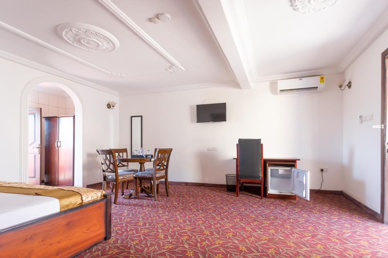 Royal Elmount Hotel Elmina Luaran gambar
